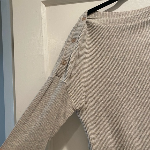 Perfect condition! Beyond Yoga Your Line Buttoned Pullover Size M (fits like S) - Picture 4 of 5